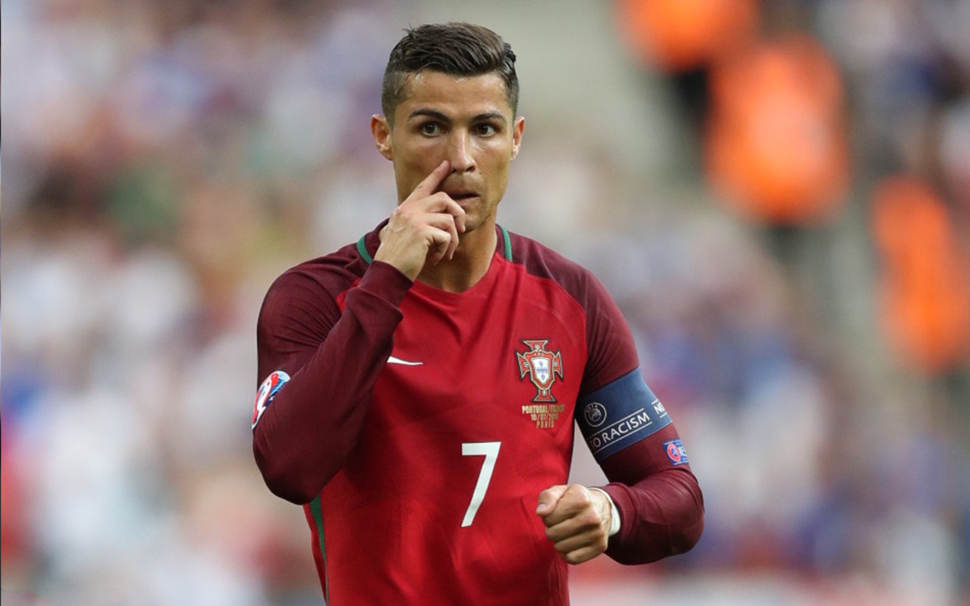 “逆境中的坚持：球队在困境中奋起故事”，逆境中的口号